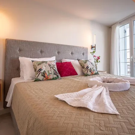 Port View Apartment *